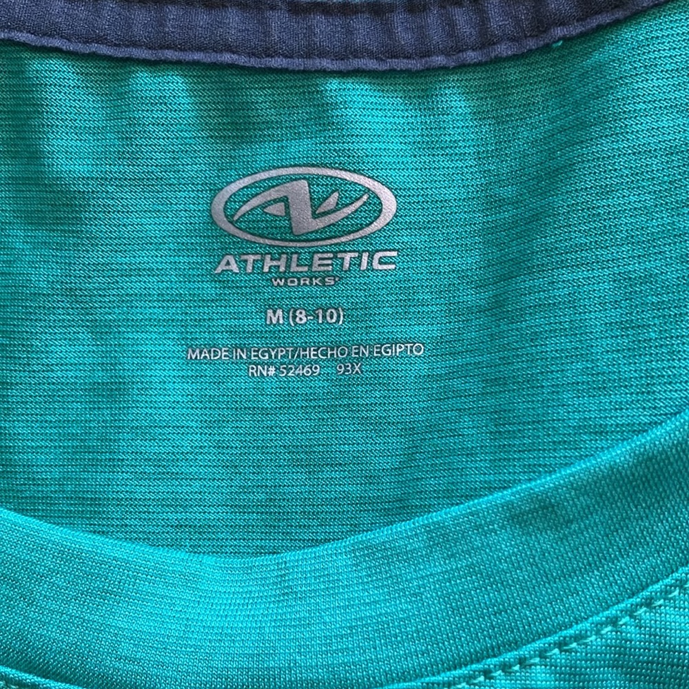 Three (3) Athletic Works Sleeveless Women's Tops - Navy Blue, Green, Pink ⭐️ - Picture 3 of 6